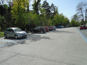 Parking Centre Funéraire