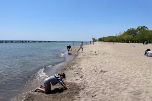 Centre Island Beach image