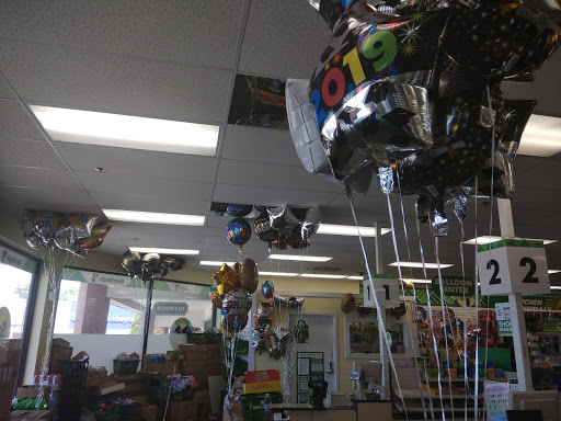 Dollar Store «Dollar Tree», reviews and photos, 12533 Olive Blvd, Creve Coeur, MO 63141, USA