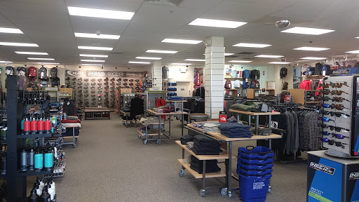 Outdoor Sports Store «Eastern Mountain Sports», reviews and photos, 1513 Iyannough Rd, Hyannis, MA 02601, USA