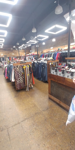 Stores to buy women's costumes Valparaiso