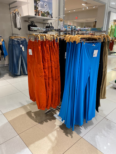 Clothing Store «Forever 21», reviews and photos, 4502 S Steele St #426B, Tacoma, WA 98409, USA