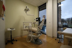 De Zavala Modern Dentistry image