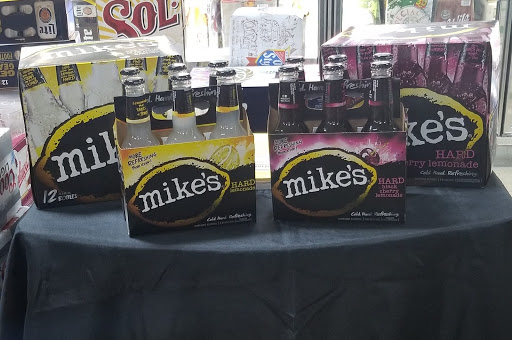 Wine Store «Cardinal Warehouse Wine & Liquors», reviews and photos, 7780 N Milwaukee Ave, Niles, IL 60714, USA