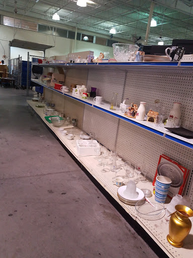 Outlet Store «Goodwill Central Virginia Outlet», reviews and photos, 6301 Midlothian Turnpike, Richmond, VA 23225, USA