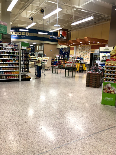 Supermarket «Publix Super Market at Plaza De Leon», reviews and photos, 106 Ponce De Leon Blvd, Miami, FL 33135, USA