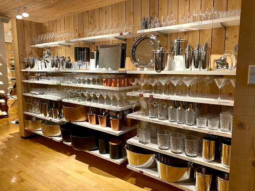 Furniture Store «Crate and Barrel», reviews and photos, 48 S Main St, West Hartford, CT 06107, USA