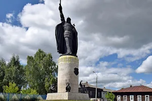 The monument to Ilya Muromets image