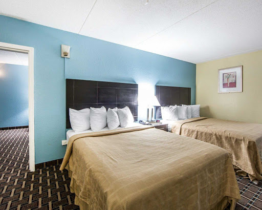 Hotel «Quality Inn & Suites West Waterpark», reviews and photos, 317 N Cedar Bluff Rd, Knoxville, TN 37923, USA