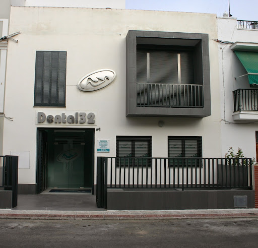 Clínica Dental 32 en Lora del Río, Sevilla