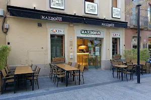 Maximmus Pizzeria Napoletana image