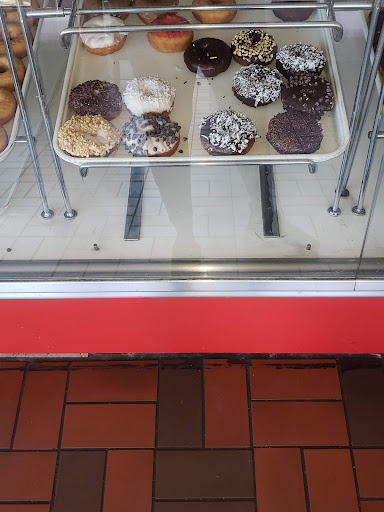 Dessert Shop «Donut Plus», reviews and photos, 8242 Tampa Ave, Reseda, CA 91335, USA