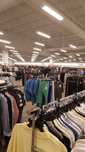 Department Store «Nordstrom Rack Shelbyville Road Plaza», reviews and photos, 4600 Shelbyville Rd, Louisville, KY 40207, USA