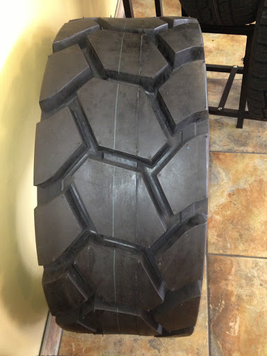 Tire Shop «Suburban Tire Auto Repair Center», reviews and photos, 755 North Ave, Glendale Heights, IL 60139, USA