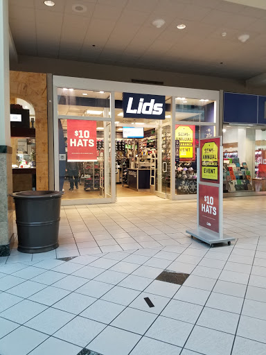 Shopping Mall «Emerald Square», reviews and photos, 999 S Washington St, North Attleborough, MA 02760, USA