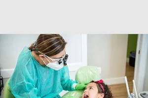 America Dentistry - Francy Arciniegas DMD image