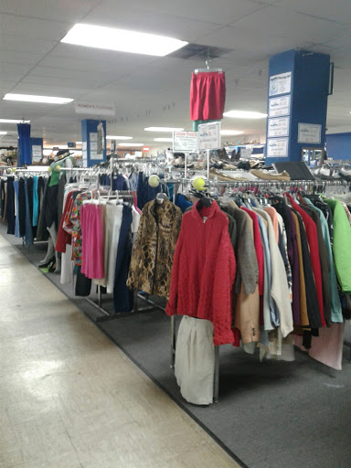 Thrift Store «St. Vincent de Paul Thrift Stores Orlando», reviews and photos, 770 S Orange Blossom Trail, Apopka, FL 32703, USA