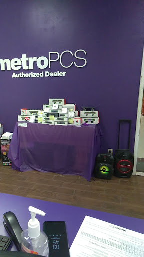 MetroPCS Authorized Dealer, 6 Bellevue Park Plaza, Belleville, IL 62226, USA, 
