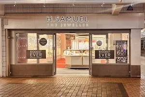 H Samuel image