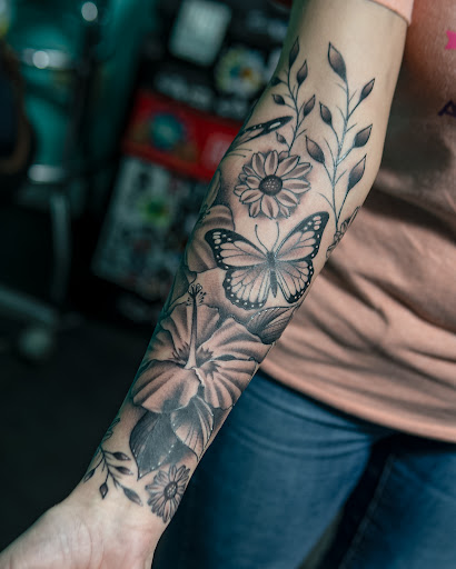 Tattoo Shop «Platinum Tattoos & Body Piercing», reviews and photos, 12730 I-10, San Antonio, TX 78230, USA