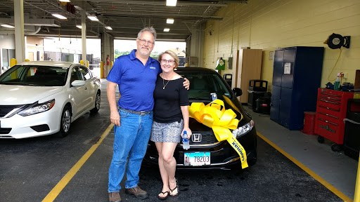 Used Car Dealer «CarMax», reviews and photos, 3320 Odyssey Ct, Naperville, IL 60563, USA