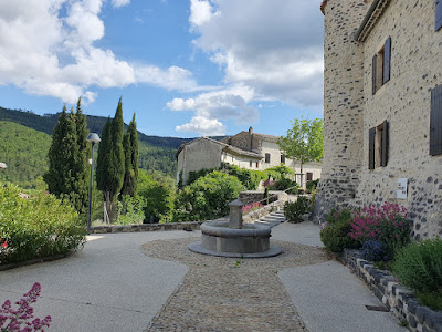 Mairie à Saint-Vincent-de-Barrès