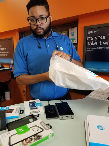 Cell Phone Store «AT&T Authorized Retailer», reviews and photos, 3320 Lawrenceville-Suwanee Rd #2g, Suwanee, GA 30024, USA