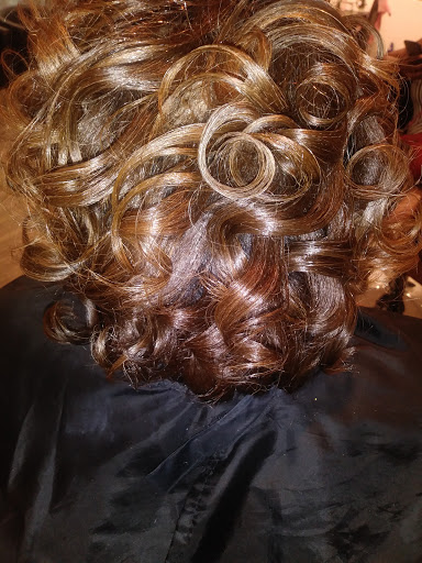 Beauty Salon «On Point Hair & Nail Salon», reviews and photos, 610 St Clair Ave NE, Cleveland, OH 44114, USA