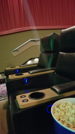 Movie Theater «Regal Cinemas Fox Run 15 & RPX», reviews and photos, 45 Gosling Rd, Newington, NH 03801, USA