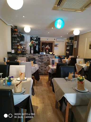 Laurel’s Restaurant & Bar - C. los Arcos, 21, 03170 Cdad. Quesada, Alicante, España