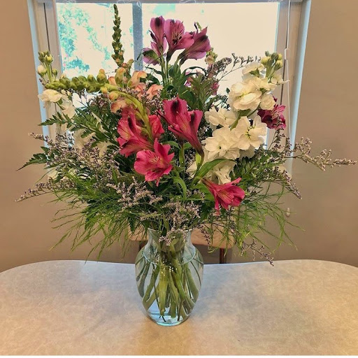 Florist «BloomTown Florist», reviews and photos, 218 W Bay Dr, Largo, FL 33770, USA