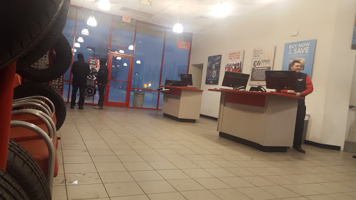 Tire Shop «Discount Tire Store - Arvada, CO», reviews and photos, 5330 Wadsworth Bypass, Arvada, CO 80002, USA