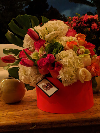 Florist «Amore Dolce Flowers and Chocolates», reviews and photos, 1004 W Beverly Blvd, Montebello, CA 90640, USA