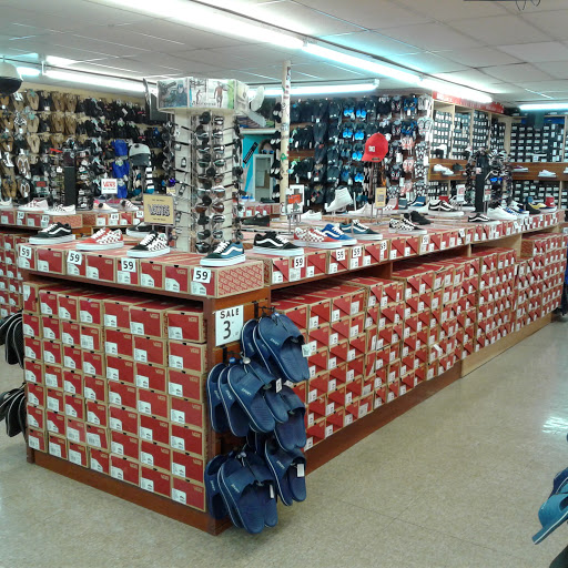 Shoe Store «Shoe City», reviews and photos, 17401 Bellflower Blvd, Bellflower, CA 90706, USA