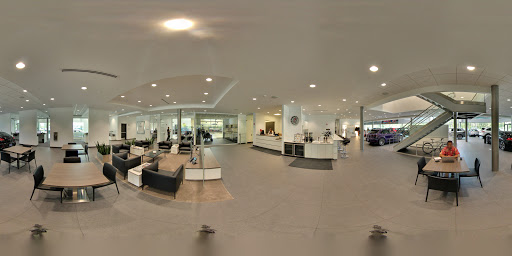 Porsche Dealer «Porsche Exchange», reviews and photos, 2300 Skokie Valley Rd, Highland Park, IL 60035, USA