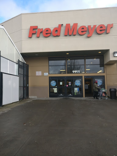 Shopping Mall «Gateway Shopping Center», reviews and photos, 9924 NE Halsey St, Portland, OR 97220, USA