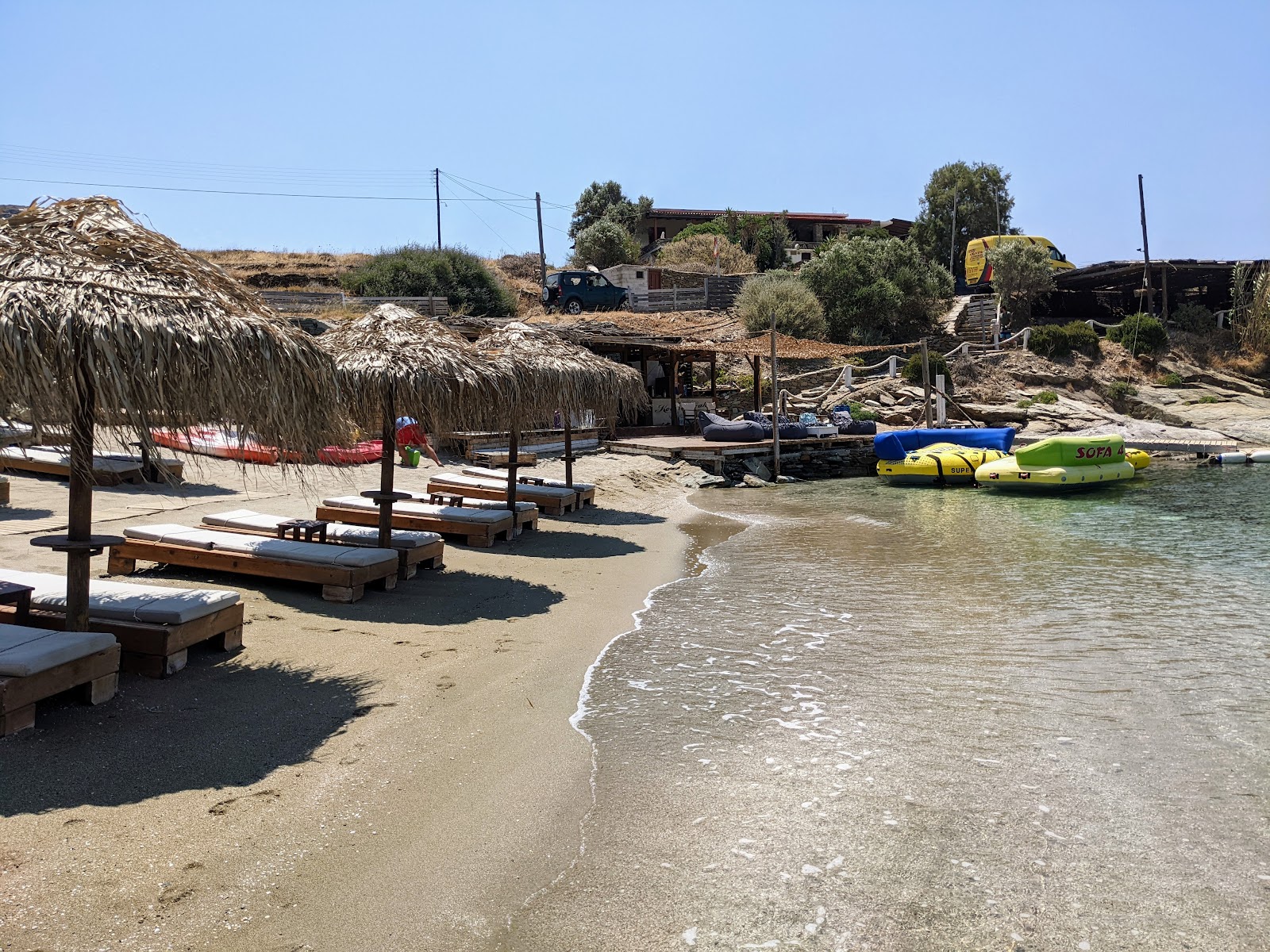 Φωτογραφία του Παραλία Μπούρι μερική επαναδιάταξη περιοχής