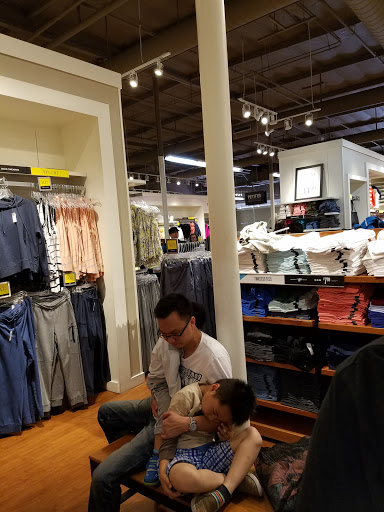 Clothing Store «Banana Republic Factory Store», reviews and photos, 100 Citadel Dr, Commerce, CA 90040, USA