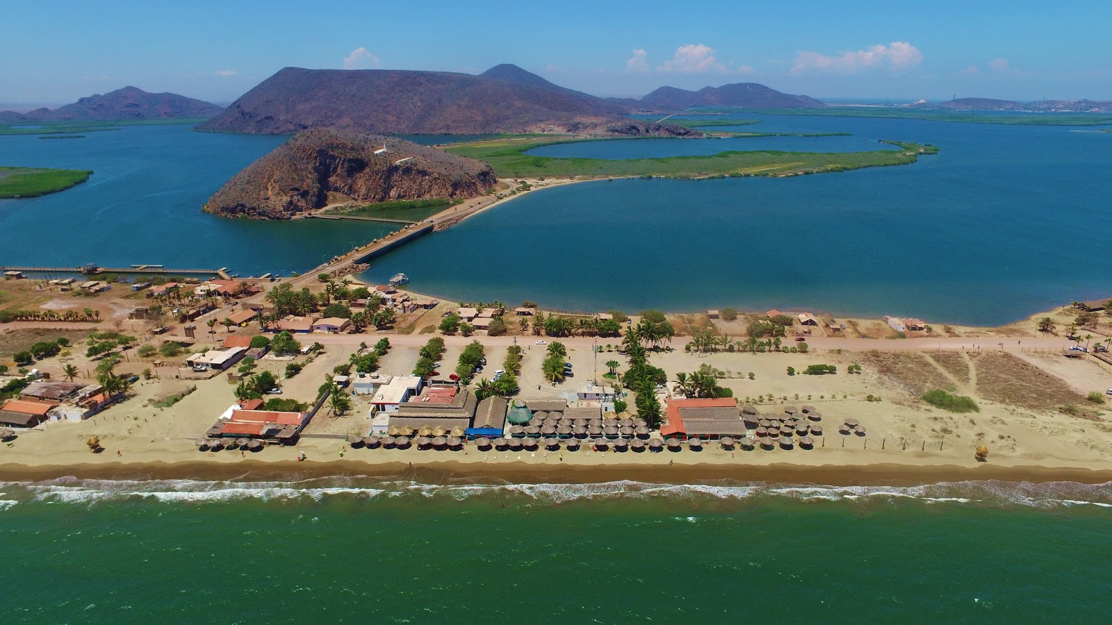 Playa El Maviri beach en el mapa con fotos y opiniones🏖️ BeachSearcher.com