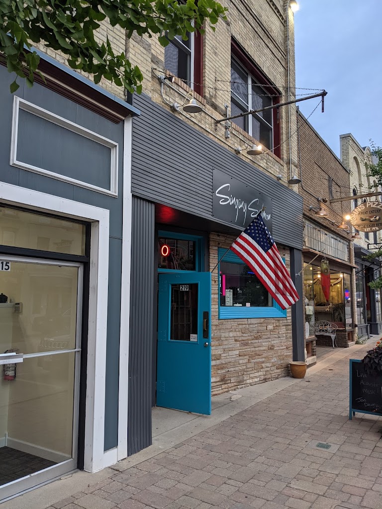 Singing Salmon Saloon 53074