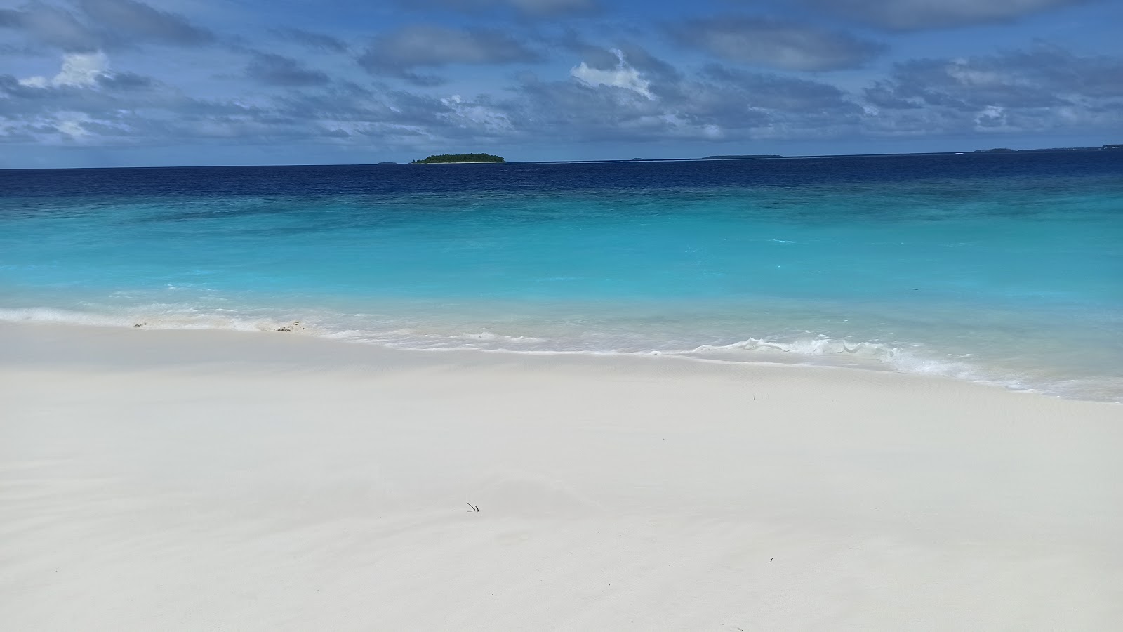 Foto van Faruhulhudhoo Beach gelegen in een natuurlijk gebied