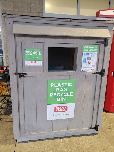 Supermarket «Giant Eagle Supermarket», reviews and photos, 14100 Detroit Ave, Lakewood, OH 44107, USA