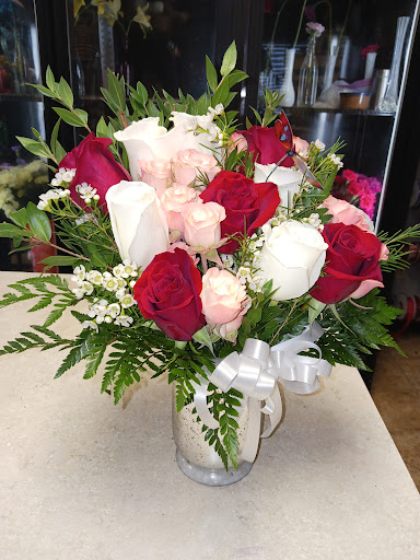 Florist «Treasures To Adore», reviews and photos, 1313 Carolyn Ct, Humble, TX 77338, USA