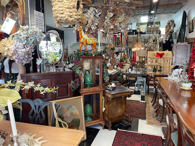 Reviews of Oakleaf Antiques in Taupō - Other