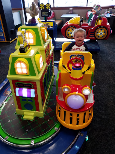 Shopping Mall «Riverpoint Center», reviews and photos, 1730 W Fullerton Ave, Chicago, IL 60614, USA