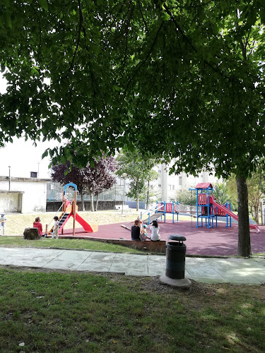 Parque infantil Associação de Moradores do Campo Alegre - Porto