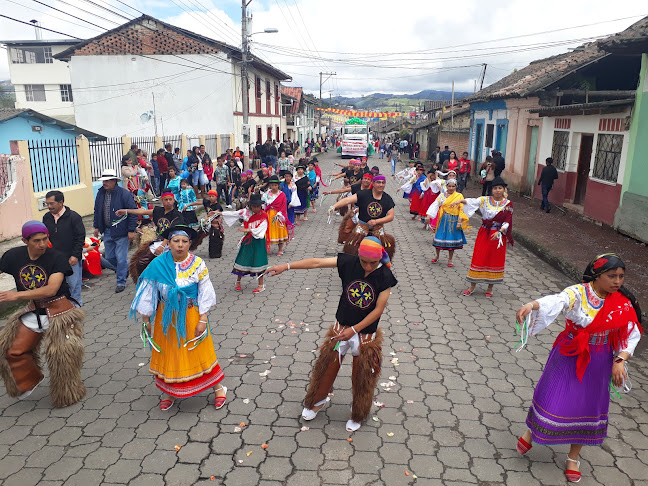 UNIDAD EDUCATIVA "MANUEL MARIA VELAZCO" - Escuela