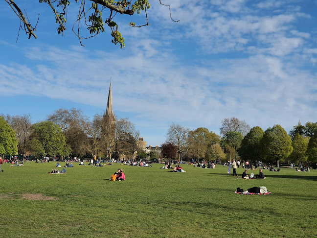 Reviews of Clissold Park in London - Parking garage