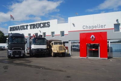 RENAULT TRUCKS COIGNIERES / PIAGGIO / KLEUSTER - CHAPELIER à Coignières