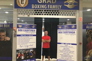 Grád Boxing Family image